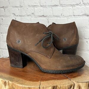 Born Fina Chukka Style Boot